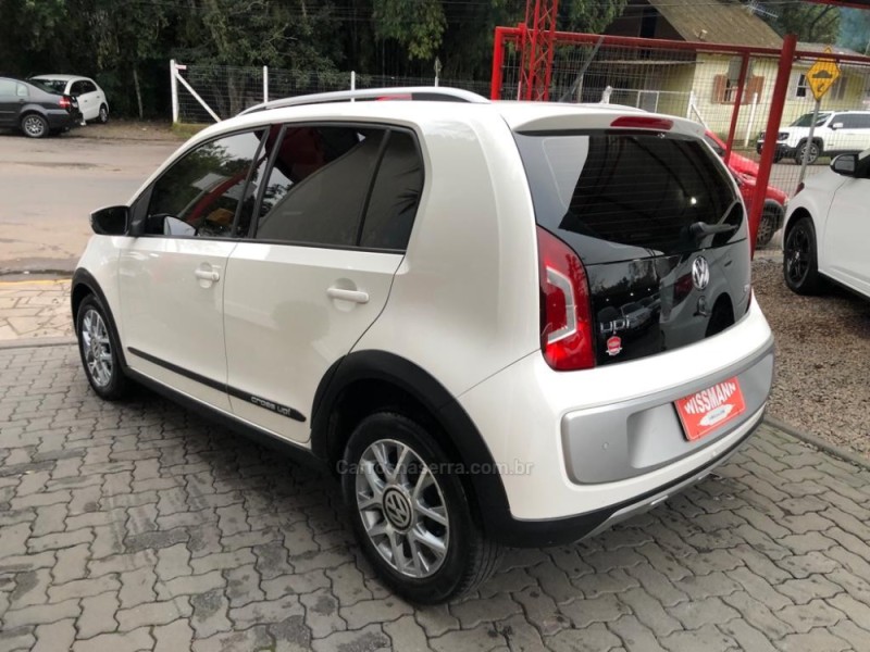 UP 1.0 TSI CROSS 12V FLEX 4P MANUAL - 2017 - TRêS COROAS