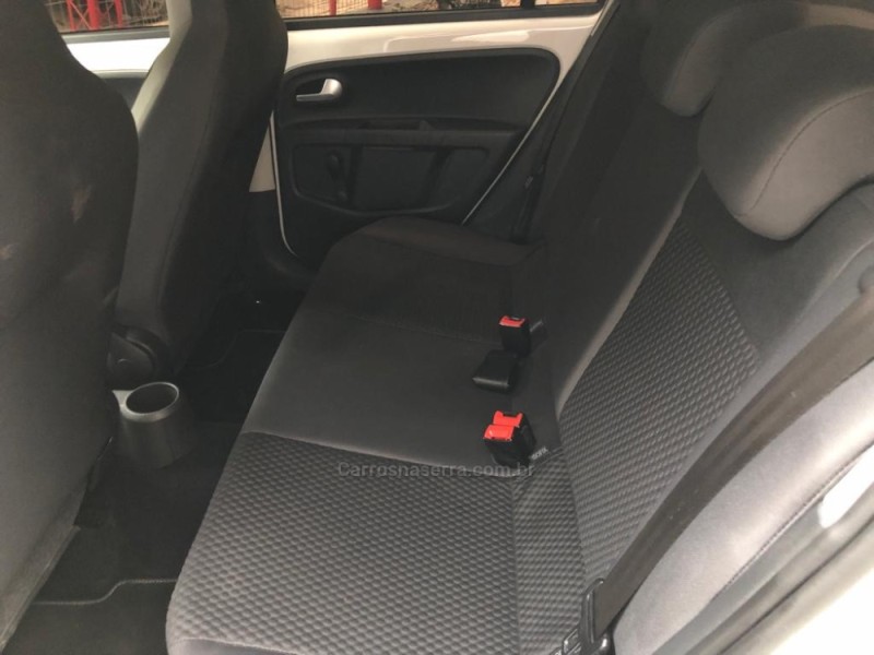 UP 1.0 TSI CROSS 12V FLEX 4P MANUAL - 2017 - TRêS COROAS