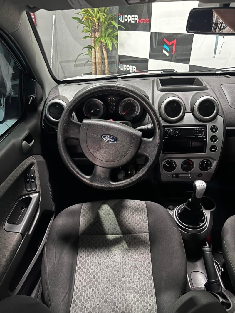 FIESTA 1.6 MPI 8V GASOLINA 4P MANUAL - 2013 - PORTãO