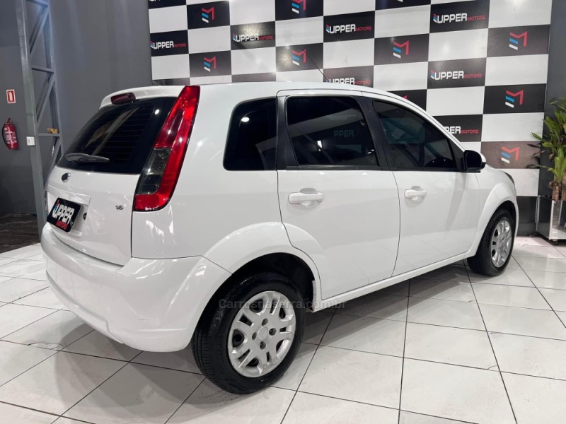 FIESTA 1.6 MPI 8V GASOLINA 4P MANUAL - 2013 - PORTãO