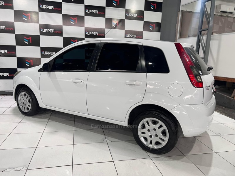 FIESTA 1.6 MPI 8V GASOLINA 4P MANUAL - 2013 - PORTãO