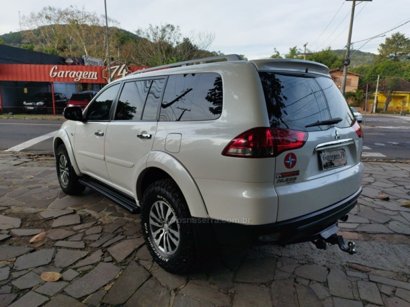 PAJERO DAKAR 3.2 HPE 4X4 7 LUGARES 16V TURBO INTERCOOLER DIESEL 4P AUTOMÁTICO - 2017 - TRêS COROAS