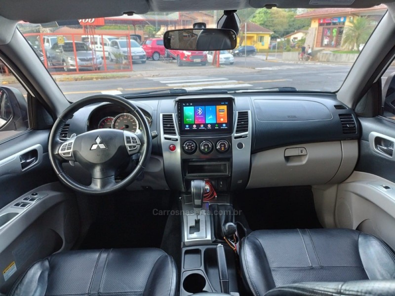 PAJERO DAKAR 3.2 HPE 4X4 7 LUGARES 16V TURBO INTERCOOLER DIESEL 4P AUTOMÁTICO - 2017 - TRêS COROAS