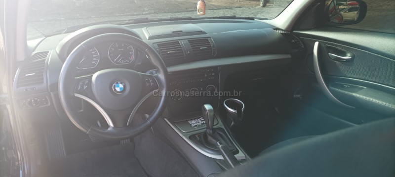 118I 1.8 UE71 16V GASOLINA 4P AUTOMÁTICO - 2010 - FARROUPILHA