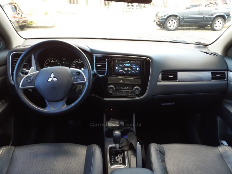 OUTLANDER 3.0 GT 4X4 V6 24V GASOLINA 4P AUTOMÁTICO - 2014 - CAXIAS DO SUL