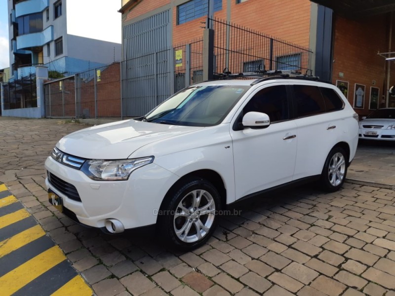 outlander 3.0 gt 4x4 v6 24v gasolina 4p automatico 2014 caxias do sul