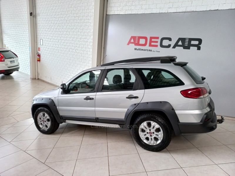 PALIO 1.8 MPI ADVENTURE LOCKER WEEKEND 16V FLEX 4P MANUAL - 2011 - FARROUPILHA