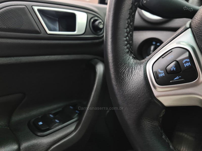 FIESTA 1.6 MPI SEDAN 8V FLEX 4P MANUAL - 2015 - SANTA CRUZ DO SUL