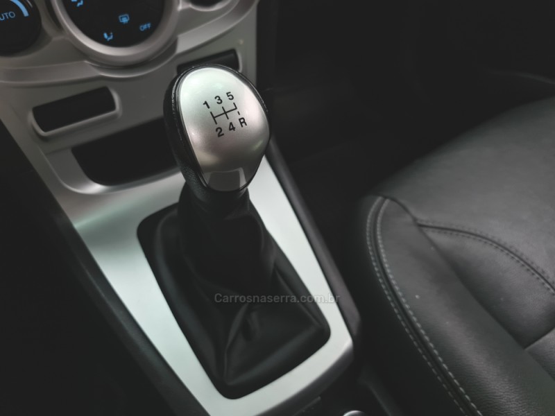 FIESTA 1.6 MPI SEDAN 8V FLEX 4P MANUAL - 2015 - SANTA CRUZ DO SUL