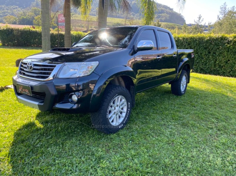 HILUX 3.0 SRV 4X4 CD 16V TURBO INTERCOOLER DIESEL 4P AUTOMÁTICO