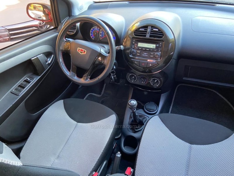 GC2 1.0 GL 12V GASOLINA 4P MANUAL - 2015 - CANELA