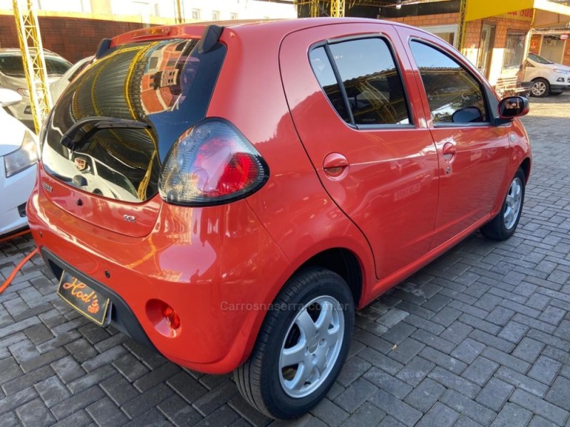 GC2 1.0 GL 12V GASOLINA 4P MANUAL - 2015 - CANELA