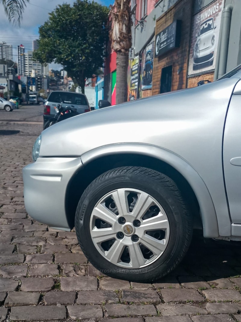 CORSA 1.0 MPFI MILENIUM II SEDAN 8V GASOLINA 4P MANUAL - 2002 - CAXIAS DO SUL