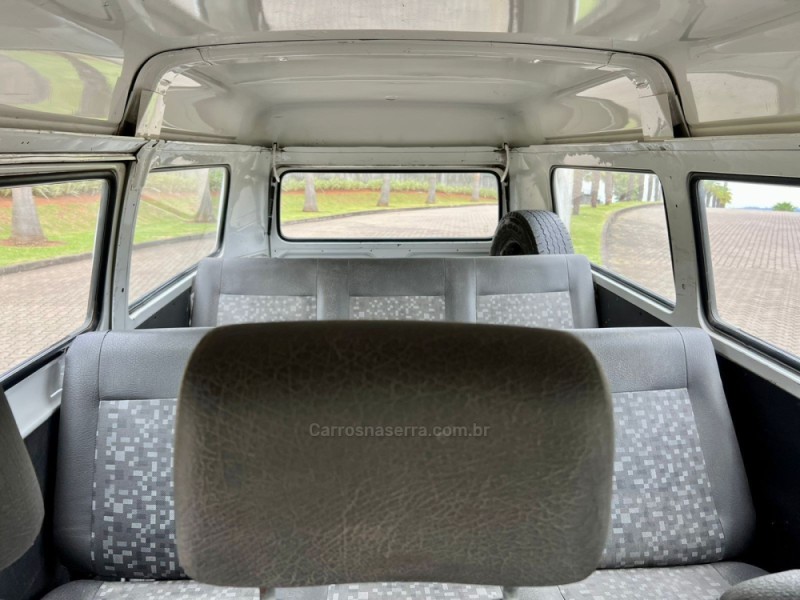 KOMBI 1.4 MI STD LOTAÇÃO 8V FLEX 3P MANUAL - 2009 - ESTâNCIA VELHA