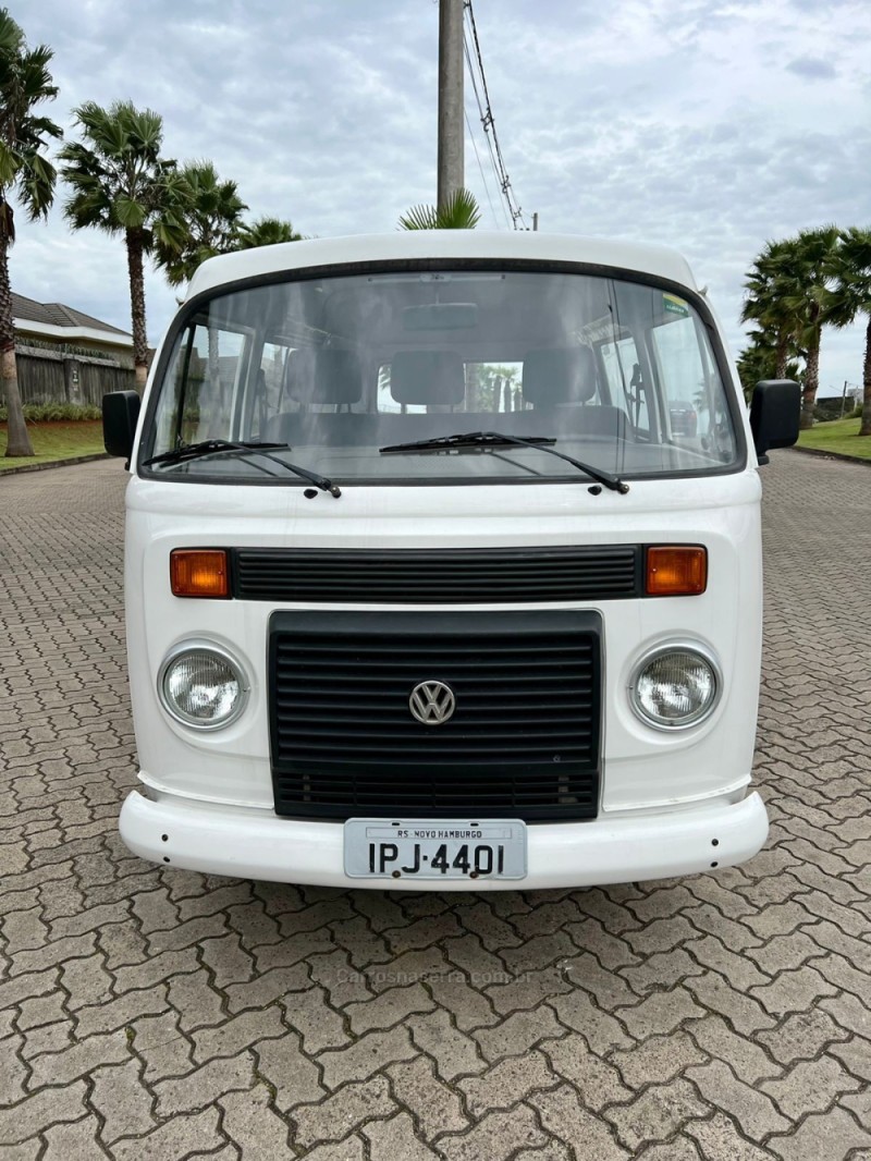 KOMBI 1.4 MI STD LOTAÇÃO 8V FLEX 3P MANUAL - 2009 - ESTâNCIA VELHA