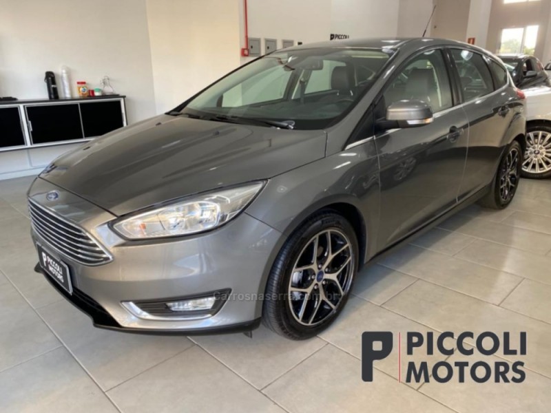FOCUS 2.0 TITANIUM HATCH 16V FLEX 4P AUTOMÁTICO