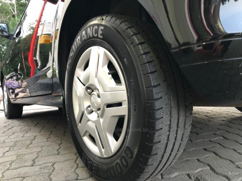 ONIX 1.0 LT PLUS 8V FLEX 4P MANUAL - 2015 - TRêS COROAS