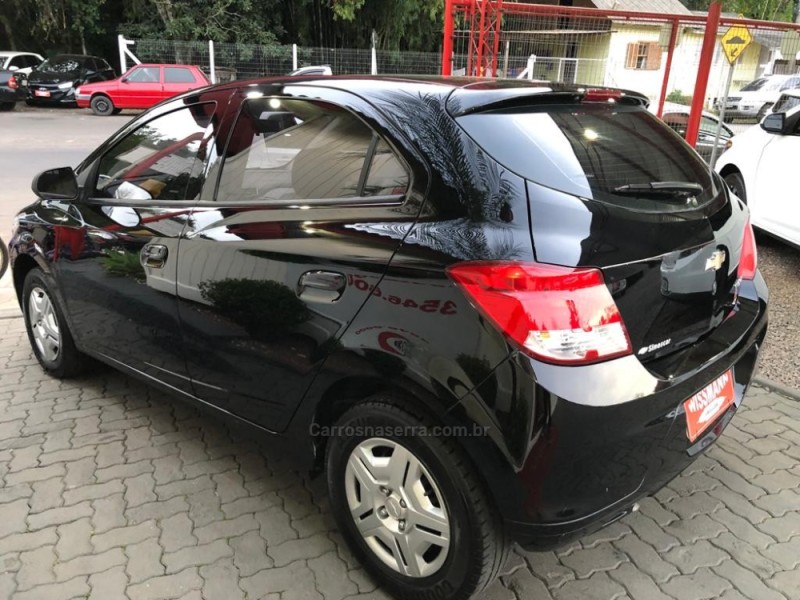 ONIX 1.0 LT PLUS 8V FLEX 4P MANUAL - 2015 - TRêS COROAS