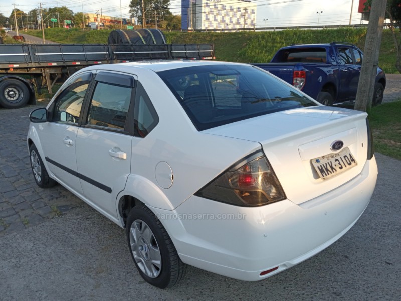 FIESTA 1.0 ROCAM SE SEDAN 8V FLEX 4P MANUAL - 2014 - FARROUPILHA