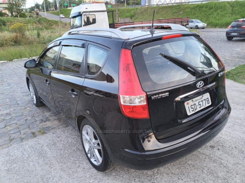 I30 CW 2.0 MPFI GLS 16V GASOLINA 4P MANUAL - 2011 - FARROUPILHA