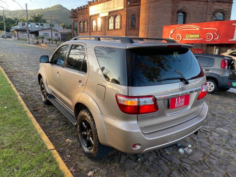 HILUX SW4 3.0 SRV 4X4 7 LUGARES 16V TURBO INTERCOOLER DIESEL 4P AUTOMÁTICO - 2009 - DOIS IRMãOS