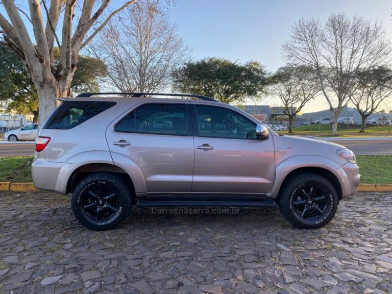 HILUX SW4 3.0 SRV 4X4 7 LUGARES 16V TURBO INTERCOOLER DIESEL 4P AUTOMÁTICO - 2009 - DOIS IRMãOS