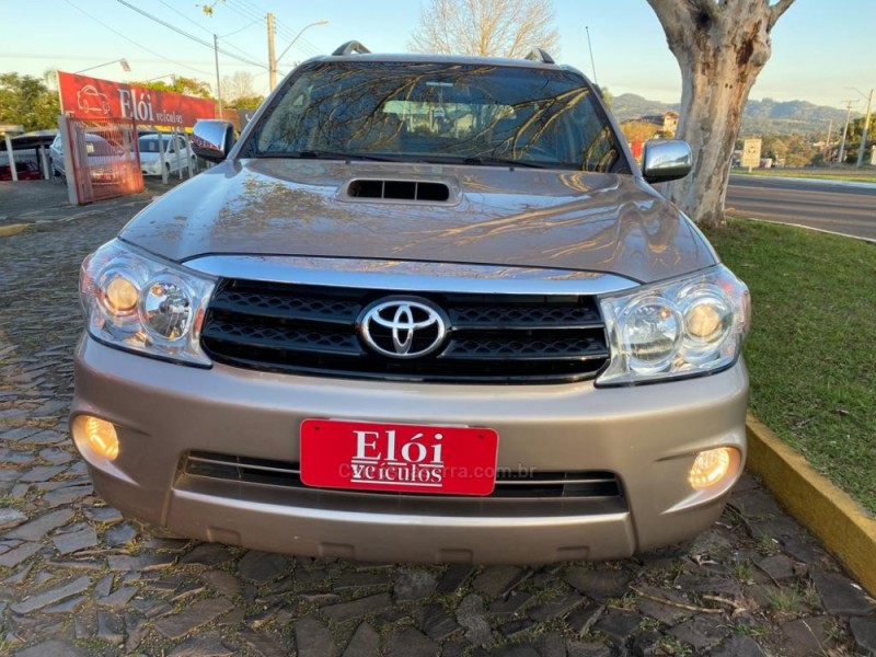 HILUX SW4 3.0 SRV 4X4 7 LUGARES 16V TURBO INTERCOOLER DIESEL 4P AUTOMÁTICO - 2009 - DOIS IRMãOS