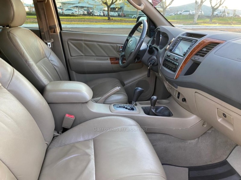 HILUX SW4 3.0 SRV 4X4 7 LUGARES 16V TURBO INTERCOOLER DIESEL 4P AUTOMÁTICO - 2009 - DOIS IRMãOS