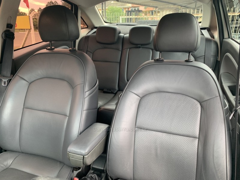 LINEA 1.8 ABSOLUTE 16V FLEX 4P AUTOMATIZADO - 2013 - BOM PRINCíPIO