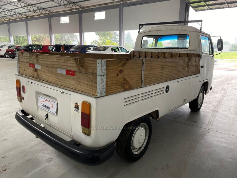 KOMBI 1.6 PICK-UP CS 8V GASOLINA 2P MANUAL - 1986 - BOM PRINCíPIO