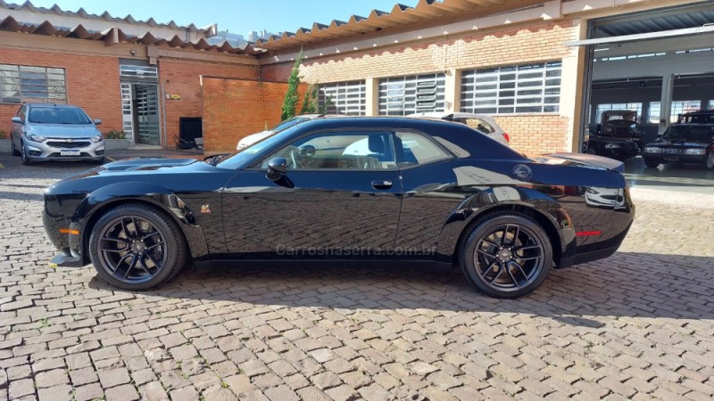 CHALLENGER 6.4 SRT8 HEMI V8 16V GASOLINA 2P MANUAL - 2021 - CAXIAS DO SUL