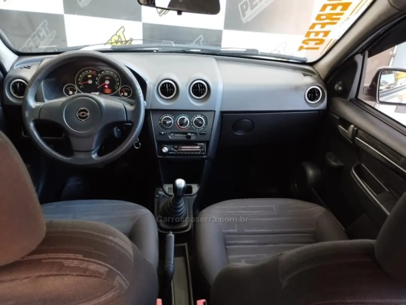 CELTA 1.0 MPFI LIFE 8V GASOLINA 2P MANUAL - 2009 - PORTãO