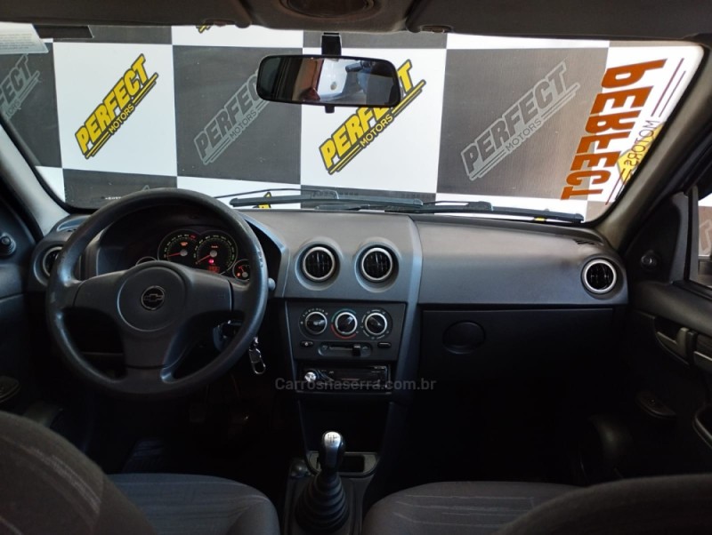 PRISMA 1.4 MPFI MAXX 8V FLEX 4P MANUAL - 2011 - PORTãO