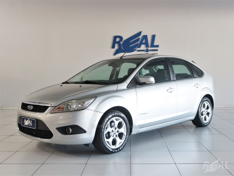 FOCUS 2.0 TITANIUM HATCH 16V FLEX 4P AUTOMÁTICO