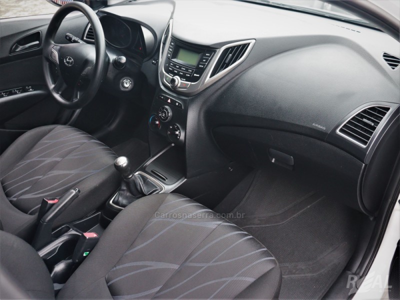 HB20 1.0 COMFORT PLUS 12V FLEX 4P MANUAL - 2015 - SAPIRANGA
