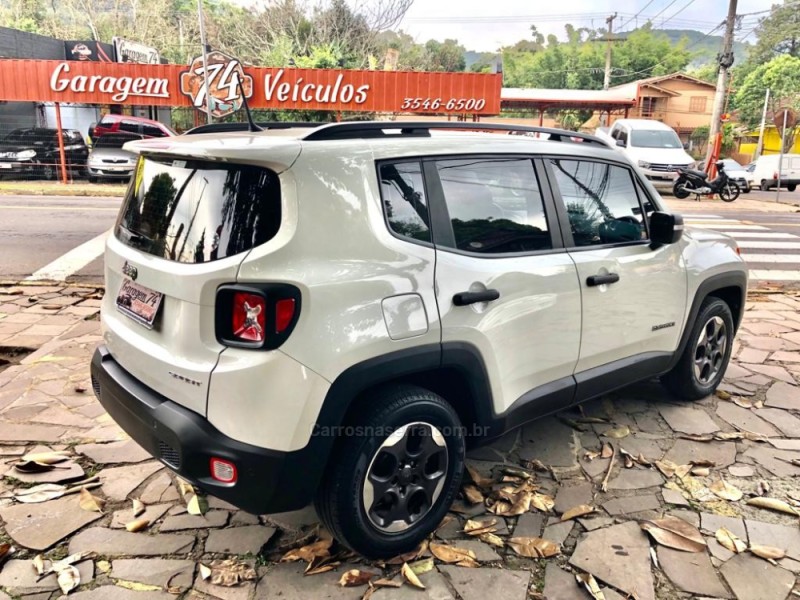 RENEGADE 1.8 16V FLEX SPORT 4P MANUAL - 2017 - TRêS COROAS