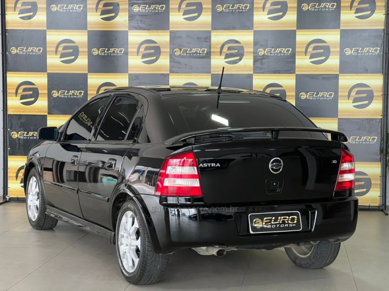 ASTRA 2.0 MPFI ADVANTAGE 8V FLEX 4P MANUAL - 2010 - PORTãO