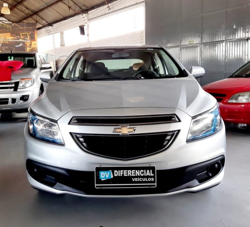 ONIX 1.4 MPFI LT 8V FLEX 4P MANUAL - 2015 - CAXIAS DO SUL