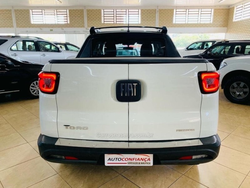TORO 2.0 16V TURBO DIESEL FREEDOM MANUAL - 2017 - CAPELA DE SANTANA