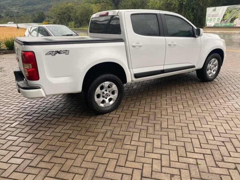 S10 2.8 LS 4X4 CD 16V TURBO DIESEL 4P MANUAL - 2014 - FELIZ