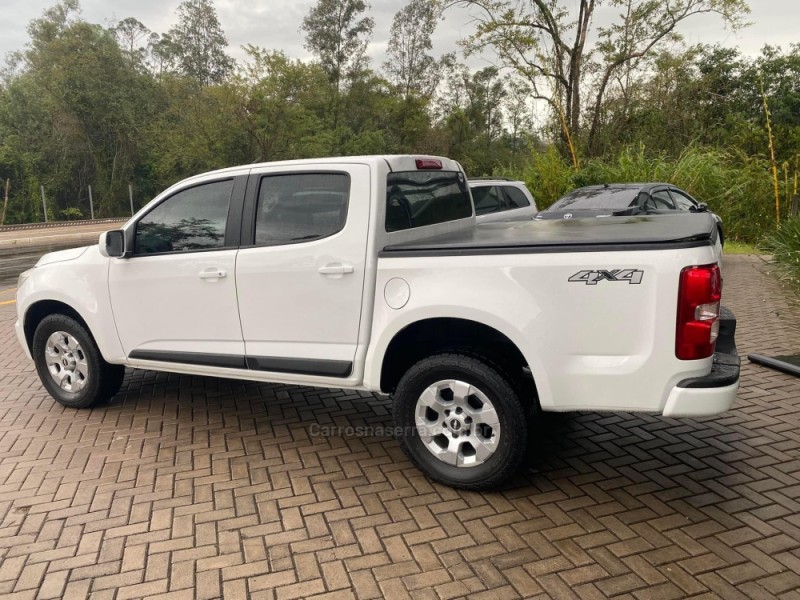 S10 2.8 LS 4X4 CD 16V TURBO DIESEL 4P MANUAL - 2014 - FELIZ