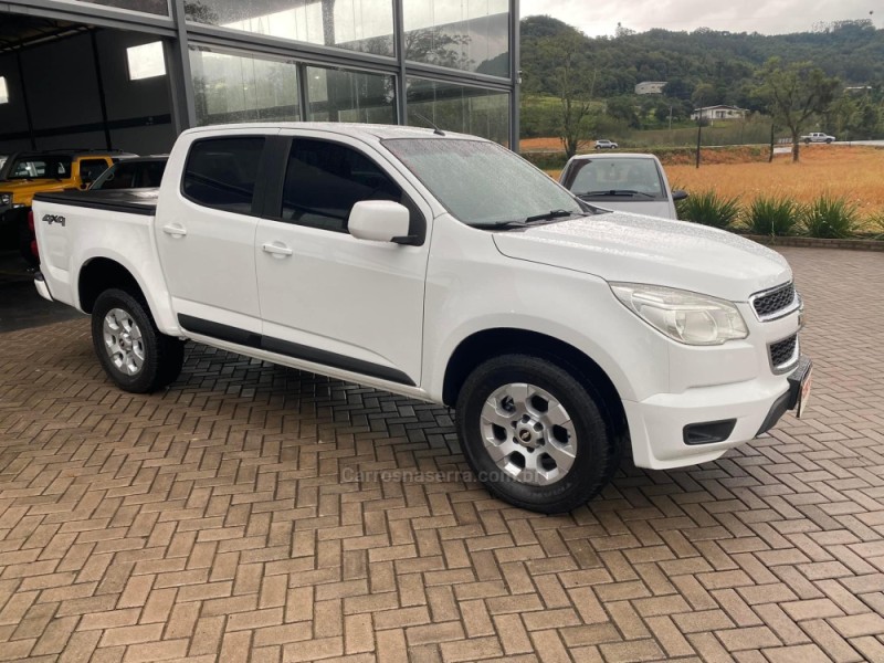 S10 2.8 LS 4X4 CD 16V TURBO DIESEL 4P MANUAL - 2014 - FELIZ