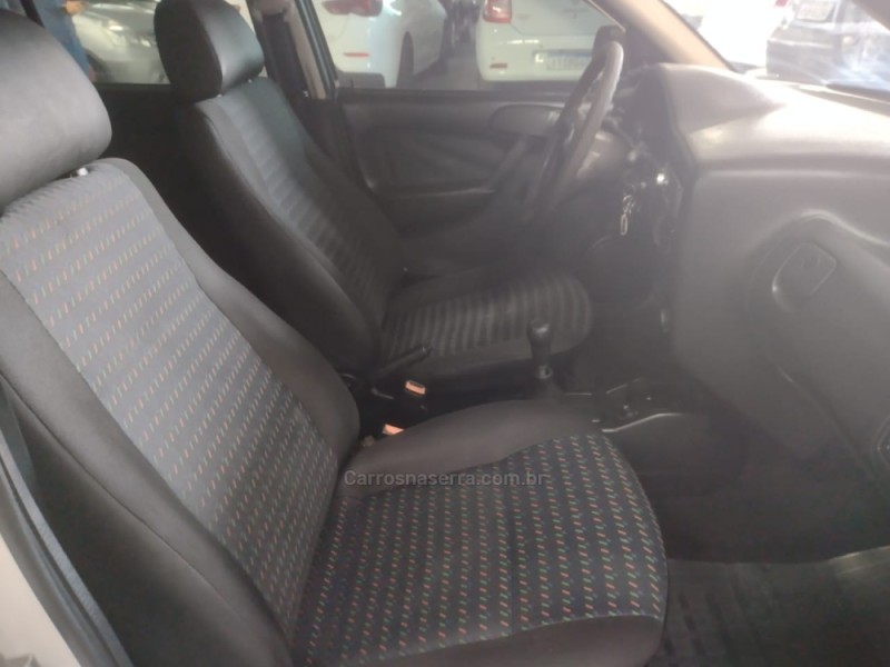 GOL 1.0 MI 8V GASOLINA 4P MANUAL G.III - 2003 - SãO SEBASTIãO DO CAí