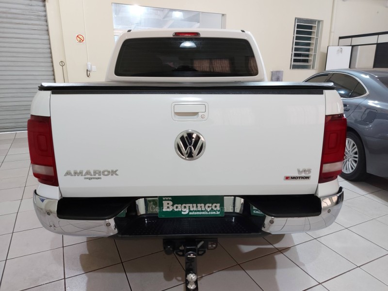 AMAROK 3.0 V6 TDI HIGHLINE CD DIESEL 4MOTION AUTOMÁTICO - 2018 - NOVO HAMBURGO