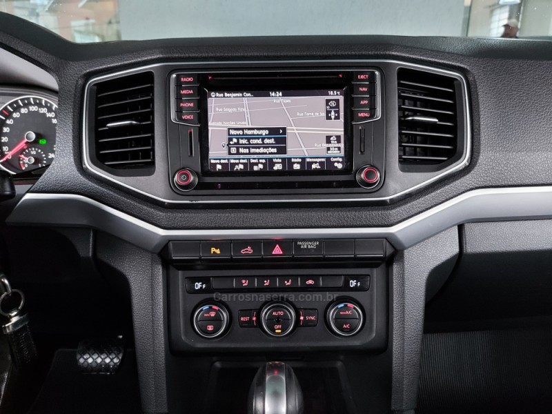 AMAROK 3.0 V6 TDI HIGHLINE CD DIESEL 4MOTION AUTOMÁTICO - 2018 - NOVO HAMBURGO