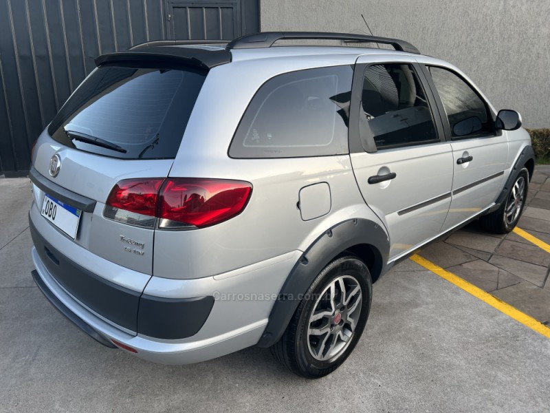 PALIO 1.6 TREKKING WEEKEND 16V FLEX 4P MANUAL - 2013 - CAXIAS DO SUL