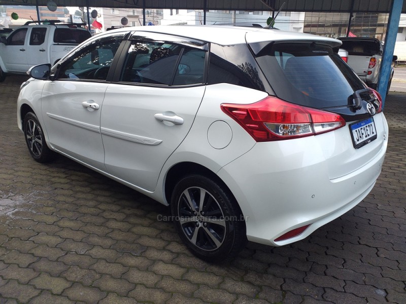 YARIS 1.5 XS CONNECT 16V FLEX 4P AUTOMÁTICO - 2021 - CAXIAS DO SUL