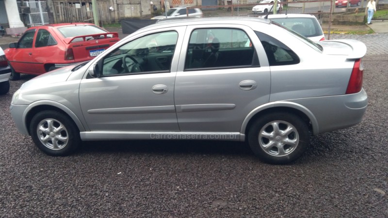 CORSA 1.8 MPFI SEDAN 8V GASOLINA 4P MANUAL - 2003 - CAXIAS DO SUL