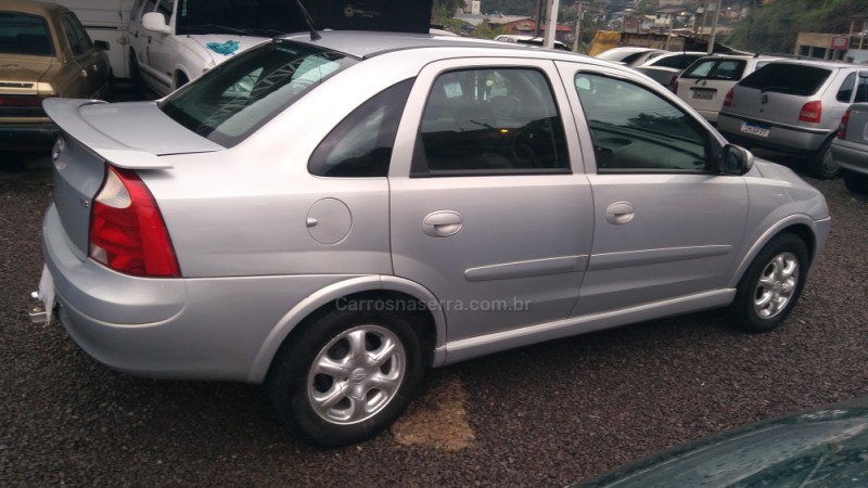 CORSA 1.8 MPFI SEDAN 8V GASOLINA 4P MANUAL - 2003 - CAXIAS DO SUL