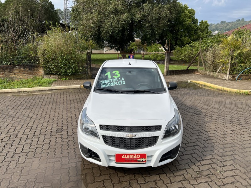 MONTANA 1.4 MPFI LS CS 8V FLEX 2P MANUAL